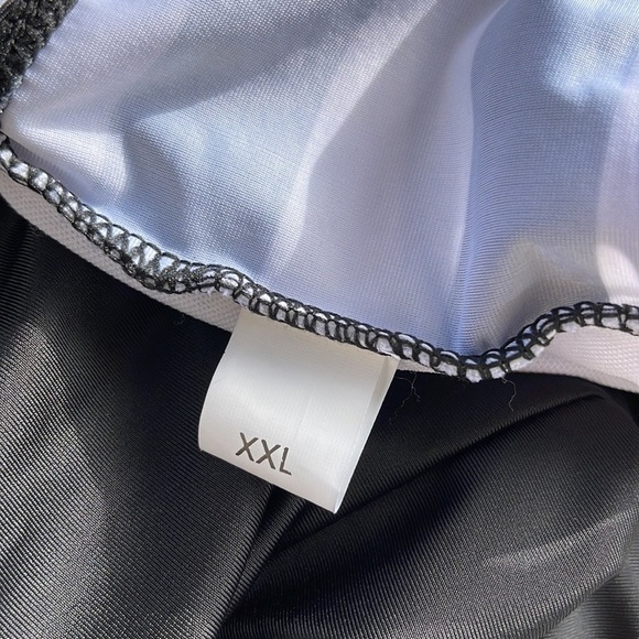 Black/White Swim Top Size XXL - Picture 6 of 6
